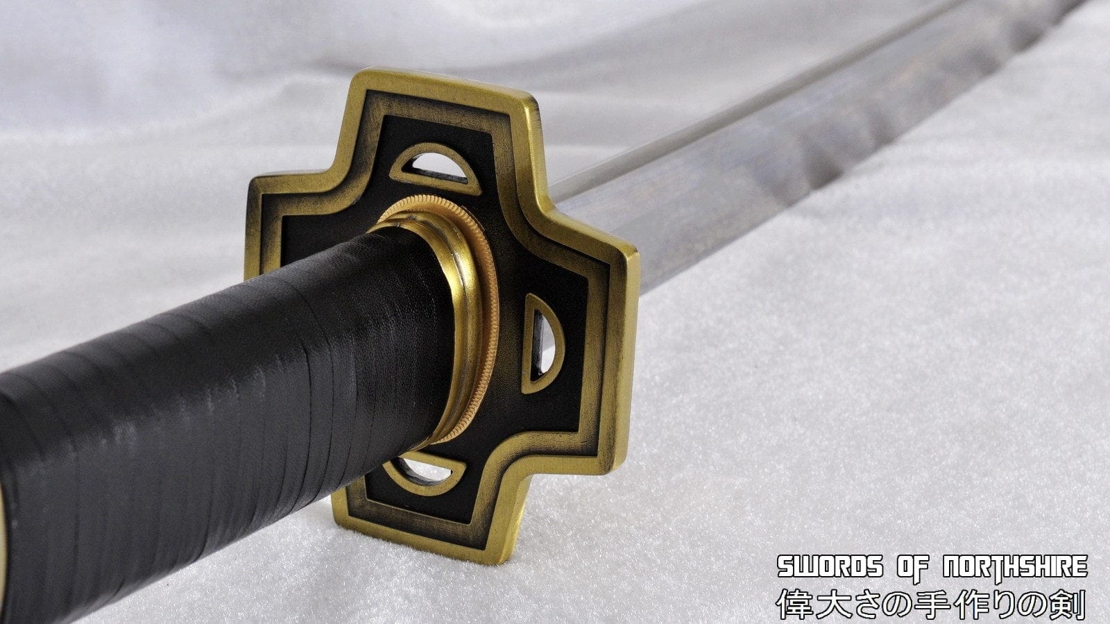 One Piece Yubashiri Roronoa Zoro Clay Tempered & Folded Steel Gyaku-Kobuse Katana Sword