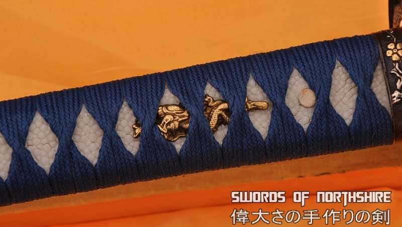 Hand Forged Folded Damascus Steel Blade Cherry Blossom Carving Samurai Katana Sword