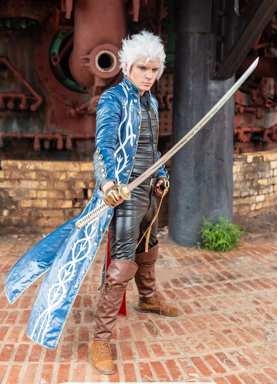  LQSLFsword Devil May Cry 5 Vergil Anime Cosplay Sword Warrior  Yamato Sword/Dante's Rebellion， 41in Katana Sword Real, Hand Forged,1060  Steel : Sports & Outdoors