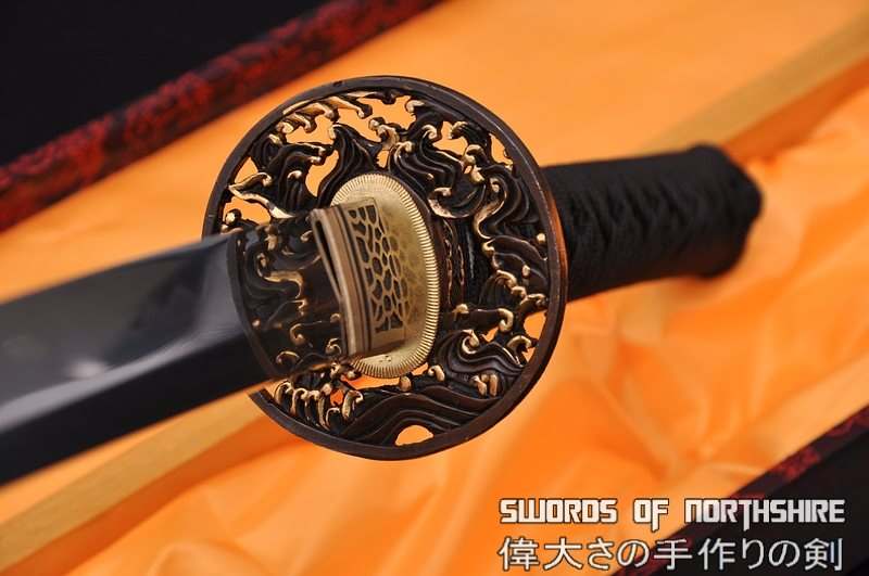Hand Forged Folded Damascus Steel Clay Tempered Gold Wave Samurai