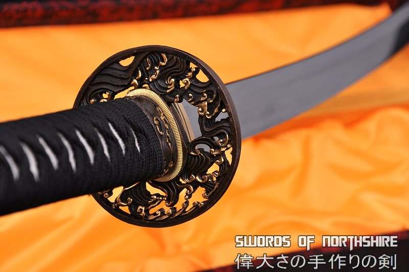 Hand Forged Folded Damascus Steel Clay Tempered Gold Wave Samurai Katana Sword