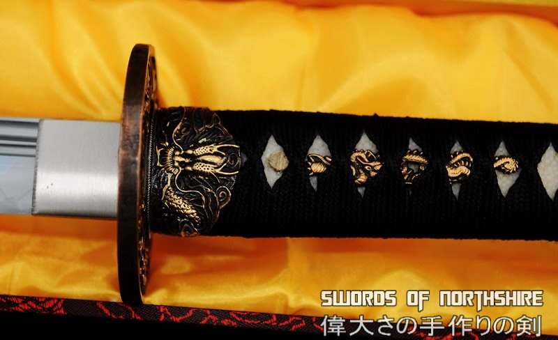 ケン 1095 High Carbon Steel Clay Tempered Unokubi Zukuri Katana